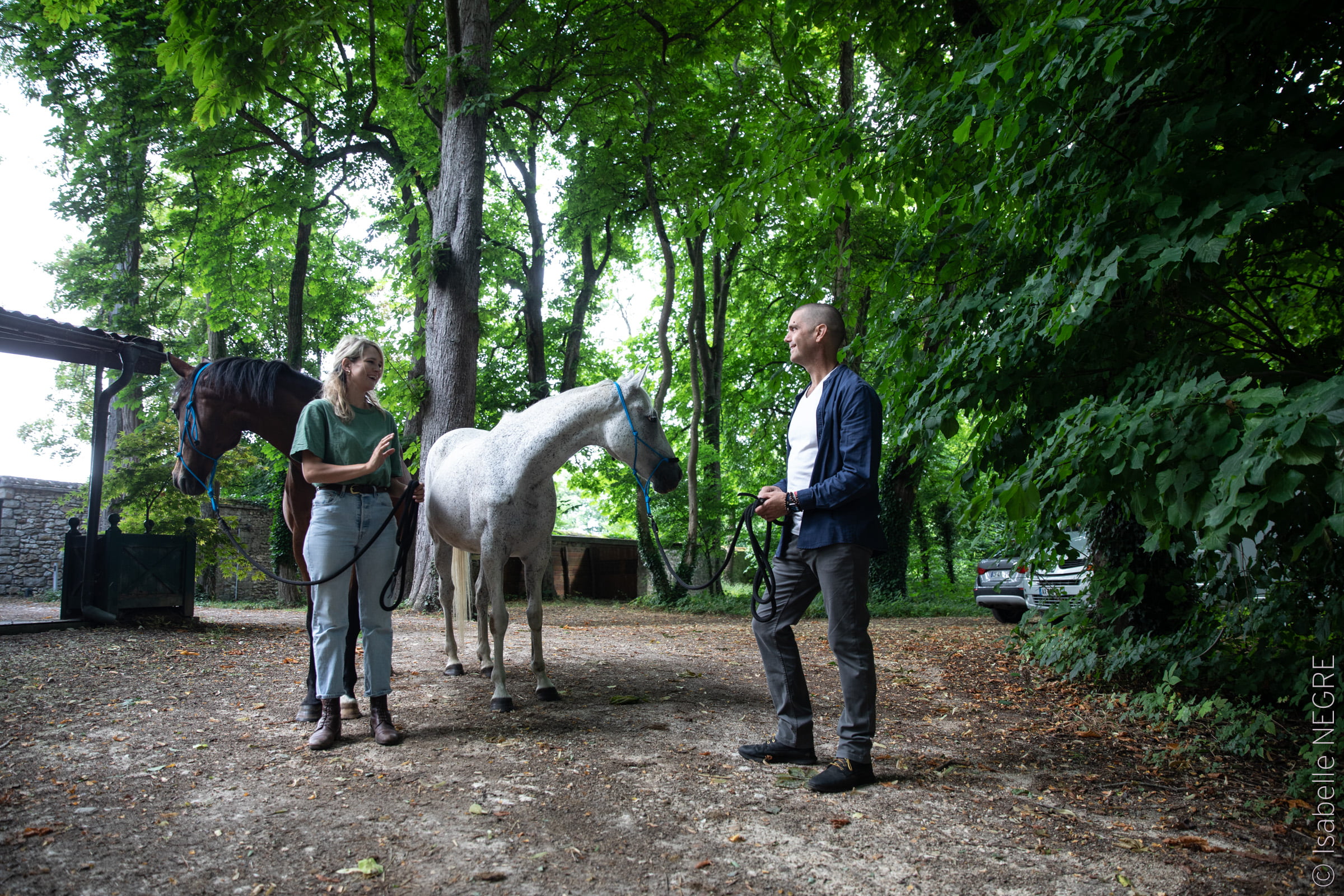 Thibault se promène avec des chevaux